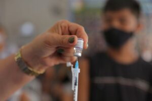 Imagem da notícia - Vacinômetro: Amazonas já aplicou 6.729.577 doses de vacina contra Covid-19 até este domingo (03/04)