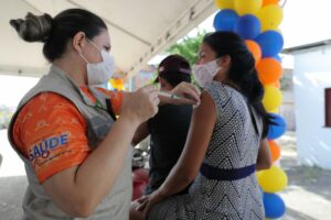 Imagem da notícia - Amazonas já aplicou 6.834.079 doses de vacina contra Covid-19 até esta terça-feira (05/04)