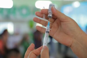 Imagem da notícia - Amazonas já aplicou 6.804.952 doses de vacina contra Covid-19 até esta segunda-feira (11/04)