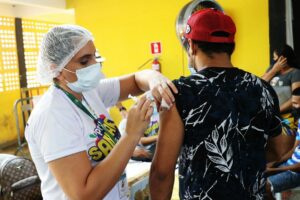 Imagem da notícia - Amazonas já aplicou 6.959.081 doses de vacina contra Covid-19 até esta segunda-feira (09/05)