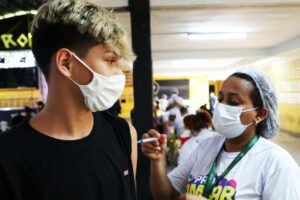 Imagem da notícia - Amazonas inicia aplicação de dose de reforço contra a Covid-19 para adolescentes