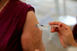Imagem da notícia - Amazonas já aplicou 7.246.049 doses de vacina contra Covid-19 até esta terça-feira (21/06)