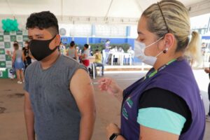 Imagem da notícia - Amazonas já aplicou 7.295.187 doses de vacina contra Covid-19 até esta sexta-feira (24/06)