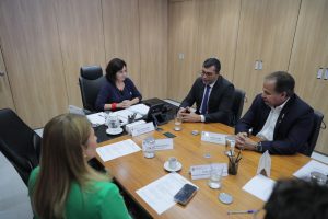 Imagem da notícia - Em reunião com Wilson Lima, ministra da Saúde anuncia que campanha de vacinação contra Influenza 2024 será antecipada no Amazonas