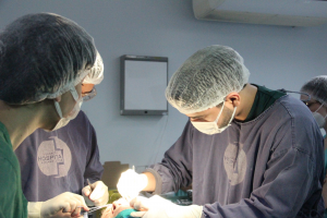 Imagem da notícia - “A cirurgia veio na hora certa”, diz filho e paciente idoso atendido na jornada de cirurgias promovida pela Saúde do Amazonas