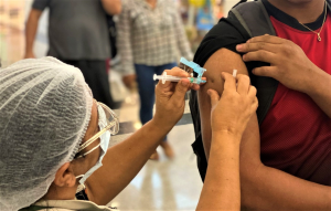 Imagem da notícia - Covid-19: Saúde do Amazonas divulga painel semanal e vacinação nesta quarta-feira