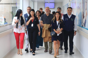 Imagem da notícia - Equipe técnica da OMS visita instalações do Hospital Delphina Aziz