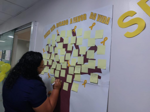Imagem da notícia - ‘Deixe seu recado a favor da vida’: HPS 28 de Agosto instala mural para usuários e funcionários escrever mensagens de apoio à prevenção do suicídio
