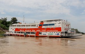 SES-AM inicia atendimentos de saúde em Manaquiri, com o Barco Hospital São João XXIII