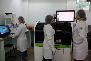 Laboratório de Análises Clínicas da FCecon realiza 761 mil exames em 2024