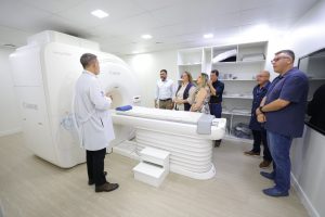 Governador Wilson Lima entrega novos aparelhos para procedimentos cardiológicos no Hospital Francisca Mendes