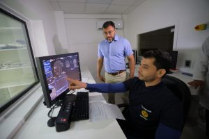 Governador Wilson Lima vistoria atendimento e obras de expansão do laboratório no Hospital do Coração Francisca Mendes